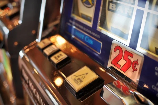 JILI slot game interface on dollar 138 mobile app showing reels and payout table